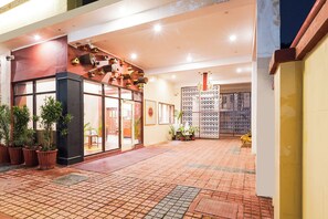 Property entrance - FabHotel The Dayal (Agra)