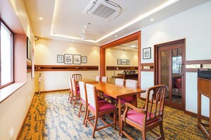 Dining - FabHotel The Dayal (Agra)
