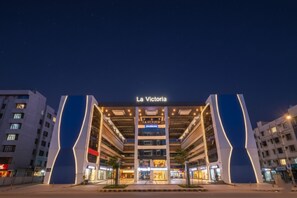 Exterior - Fabhotel La Victoria (Surat)