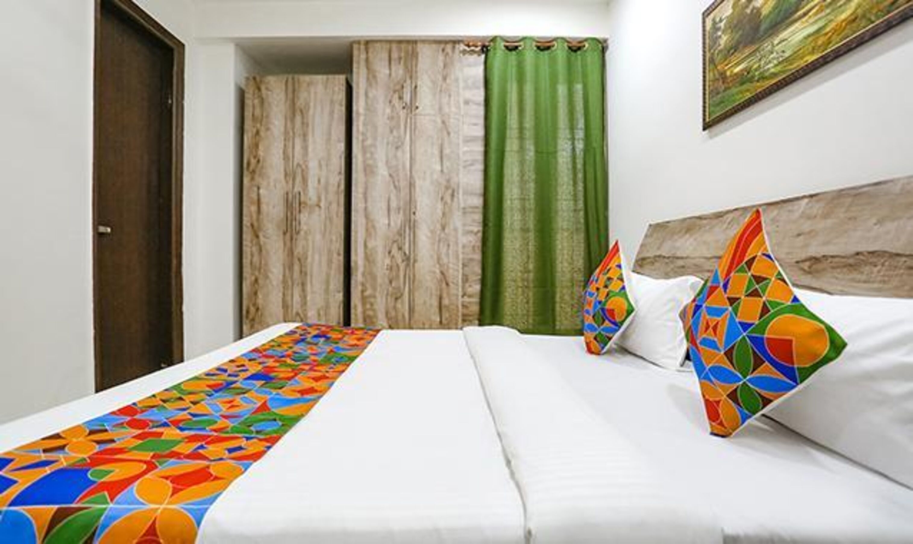 Premium bedding, in-room safe, desk, free WiFi