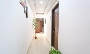 Lobby - Fabexpress Premium Room I (New Delhi)