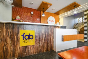 Reception - Fabhotel Unity Landmark (Indore)