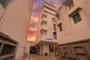 Exterior - Fabhotel Royale Basant Residency (Bengaluru)