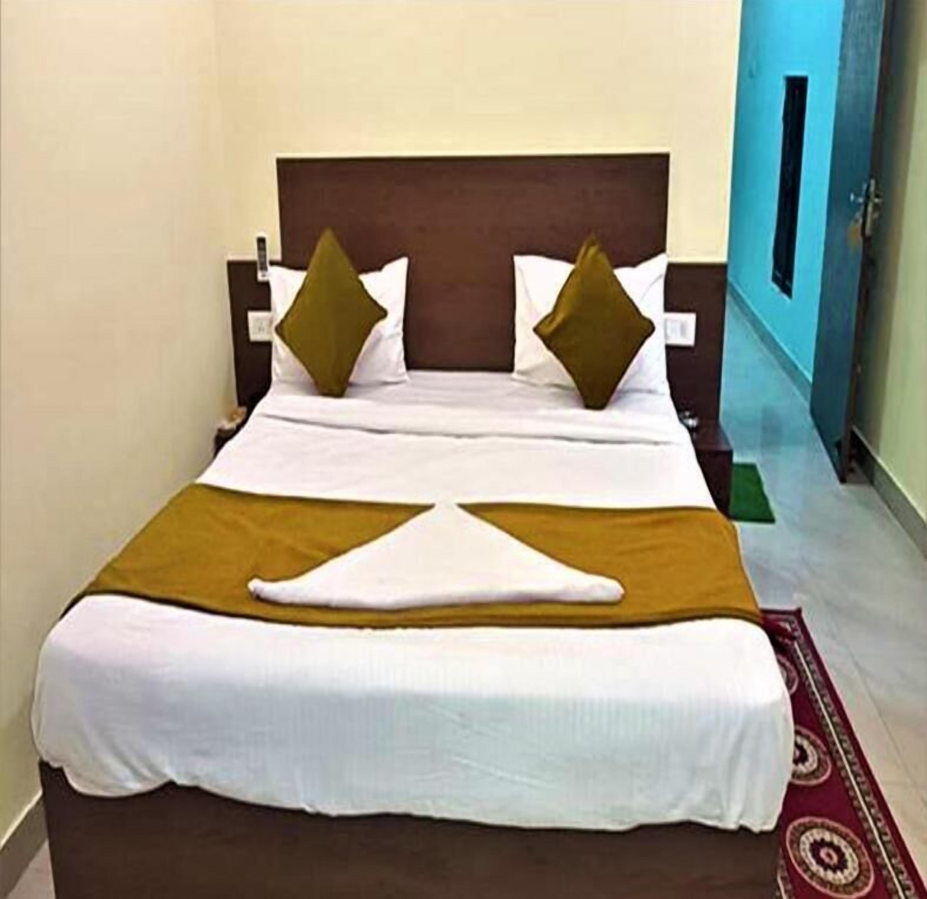 Egyptian cotton sheets, premium bedding, pillowtop beds, in-room safe