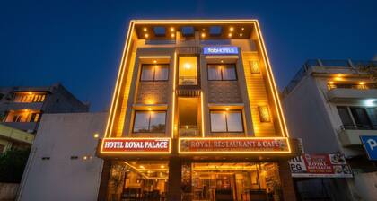 Fabhotel Royal Palace