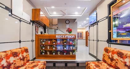 Fabhotel Royal Palace