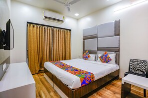 Literie de qualité supérieure, coffres-forts dans les chambres, bureau