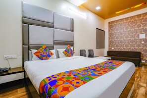 Premium bedding, in-room safe, desk, free WiFi