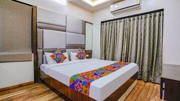 Literie de qualité supérieure, coffres-forts dans les chambres, bureau