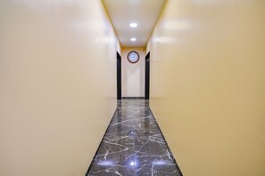 Lobby - Fabhotel Tanishq (Sinnar)