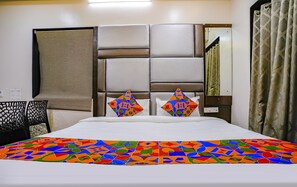 Premium bedding, in-room safe, desk, free WiFi