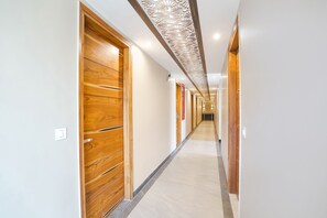 Lobby - FabHotel Royale 116- Nr. Supertech Medicare Polyclinic Noida (Noida)