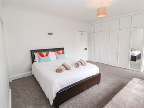 5 bedrooms, individually decorated, individually furnished, free WiFi