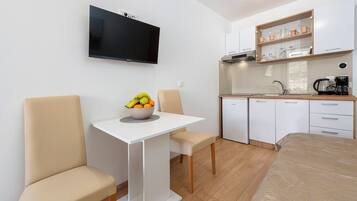 Deluxe Studio | Private kitchen