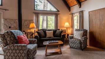 电视、桌上足球、乒乓球