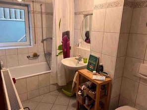 Umweltfreundliche Kosmetikartikel, Seife, Toilettenpapier