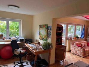 Unclassified image, 4 of 13, button