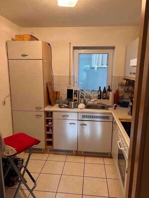 Unclassified image, 5 of 13, button