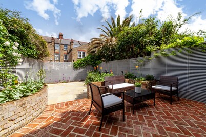 5 Bed Apartment in Clapham