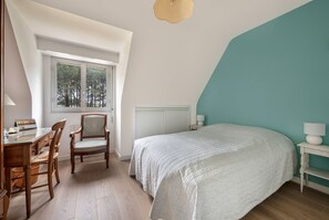 4 habitaciones, tabla de planchar con plancha y wifi gratis 