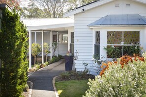 Exterior - "Hemley Cottage" hosted by Halls Gap Accommodation (Halls Gap)