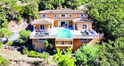 Bastide Provençale au Cœur du Massif de L'esterel