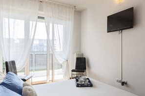 Panoramic-Apartment | Individuell eingerichtet, laptopgeeigneter Arbeitsplatz