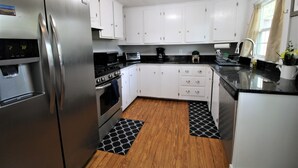 茶具/咖啡用具、冰箱、微波炉、烤箱