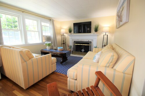 Convenient Single-Level Retreat Near Harbor, Ferries & Main St Hyannis (2309)