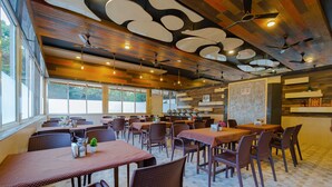 Unclassified image, 5 of 71, button - Hotel Apsara (Mahabaleshwar)