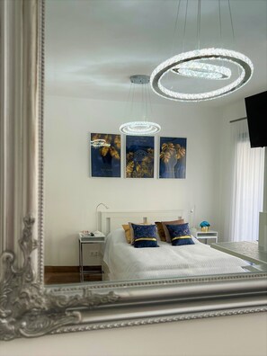 1 chambre, fer et planche à repasser, lit parapluie, Wi-Fi gratuit