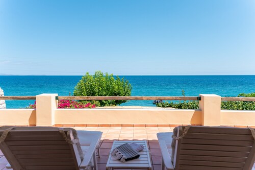 Leonidio Beachfront Family Villa