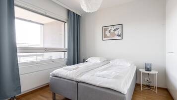 1 bedroom, individually decorated, individually furnished