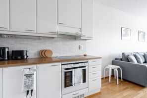 พรีเมียมอพาร์ทเมนท์ | ครัวส่วนตัว | ตู้เย็นขนาดใหญ่, ไมโครเวฟ, เตาอบ, เตาประกอบอาหาร