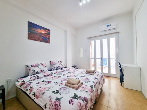 CityCenter Rooms Next to the Beach