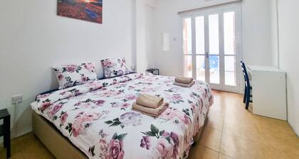 CityCenter Rooms Next to the Beach