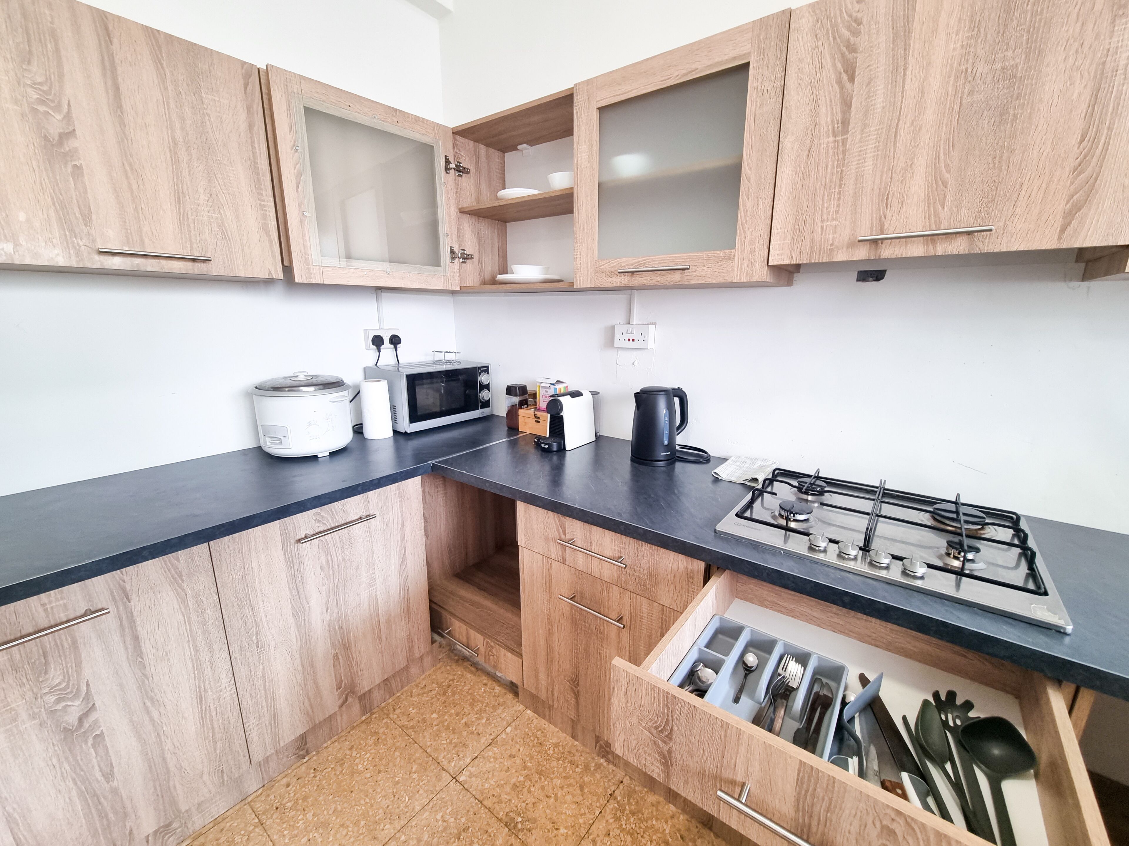 Tủ lạnh, lò vi sóng, lò nướng, lò nướng bánh mì 