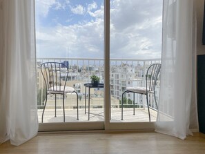 City Apartment | Terrace/patio - Phaedrus Living Downtown Flat 704 (Nicosia)