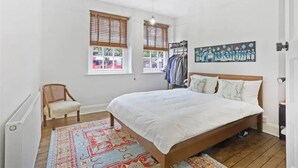 Apartment, 2 Queen Beds | 2 bedrooms, WiFi (free), bed sheets - 2-bedroom Apartment in Camden (London)