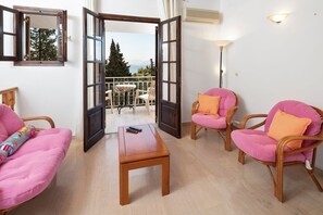 베이직 아파트 | 거실 공간