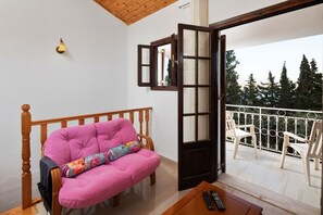 베이직 아파트 | 거실 공간