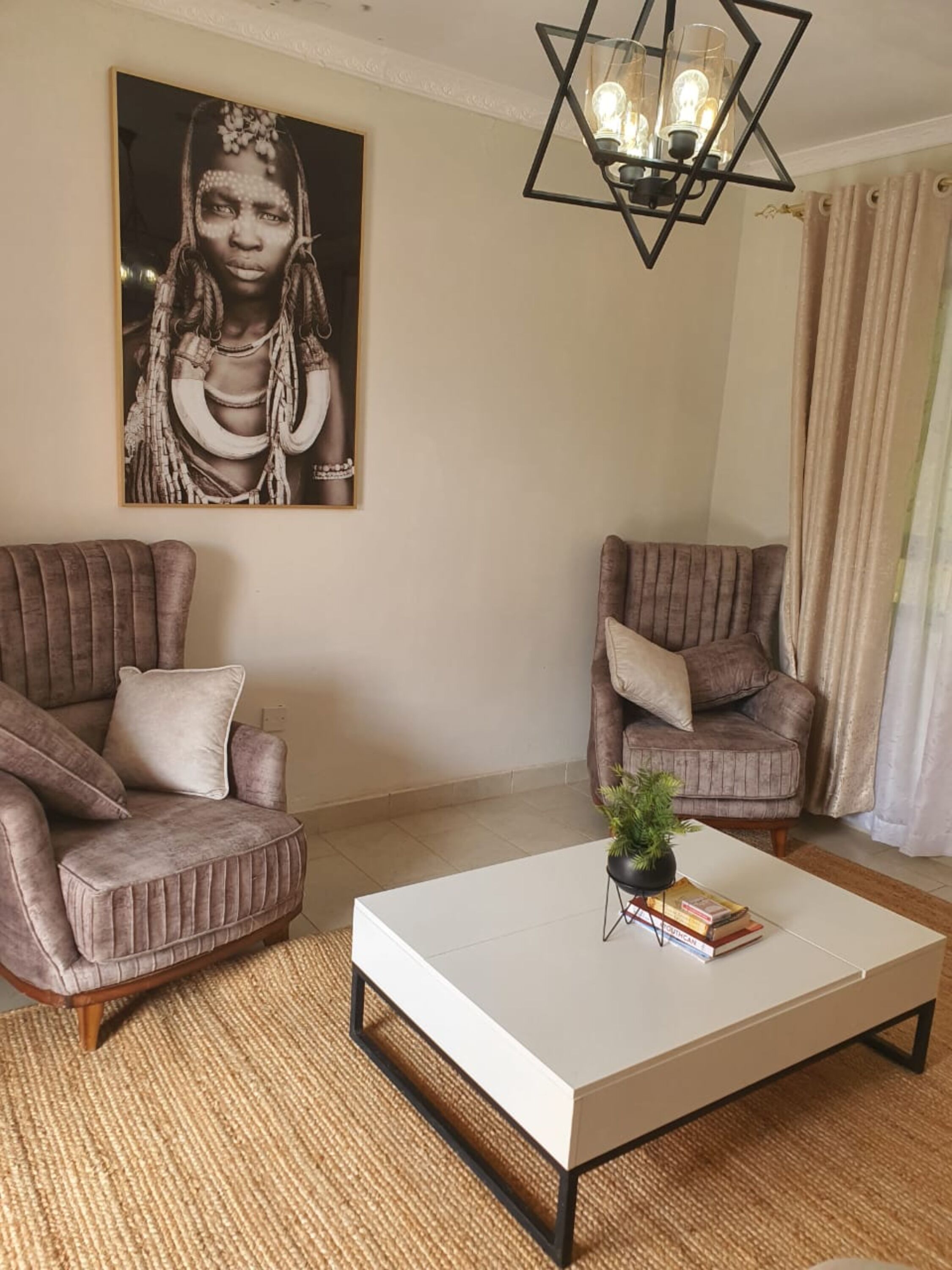 Executive Room | Living room | 24-inch flat-screen TV with digital channels, TV