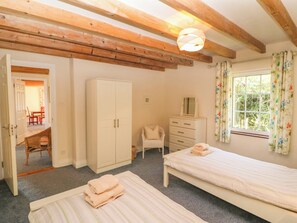 Cottage | 5 bedrooms, individually decorated, individually furnished, free WiFi - Whispering Pines (Glanlough)