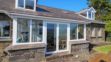 Cottage | Exterior detail