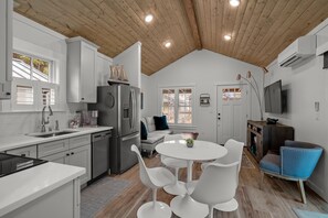 Fridge, microwave, oven, stovetop - New* Seabrook's Sara Sea, hot tub and fully-fenced yard (Pacific Beach)