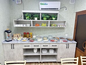 Free daily buffet breakfast