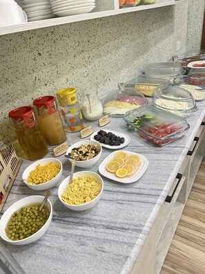 Free daily buffet breakfast - Hotel NISO (Samarkand)