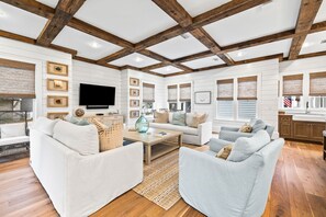 Fernseher, Stereoanlage