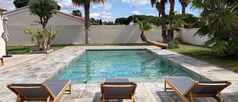 Piscine extérieure, piscine chauffée