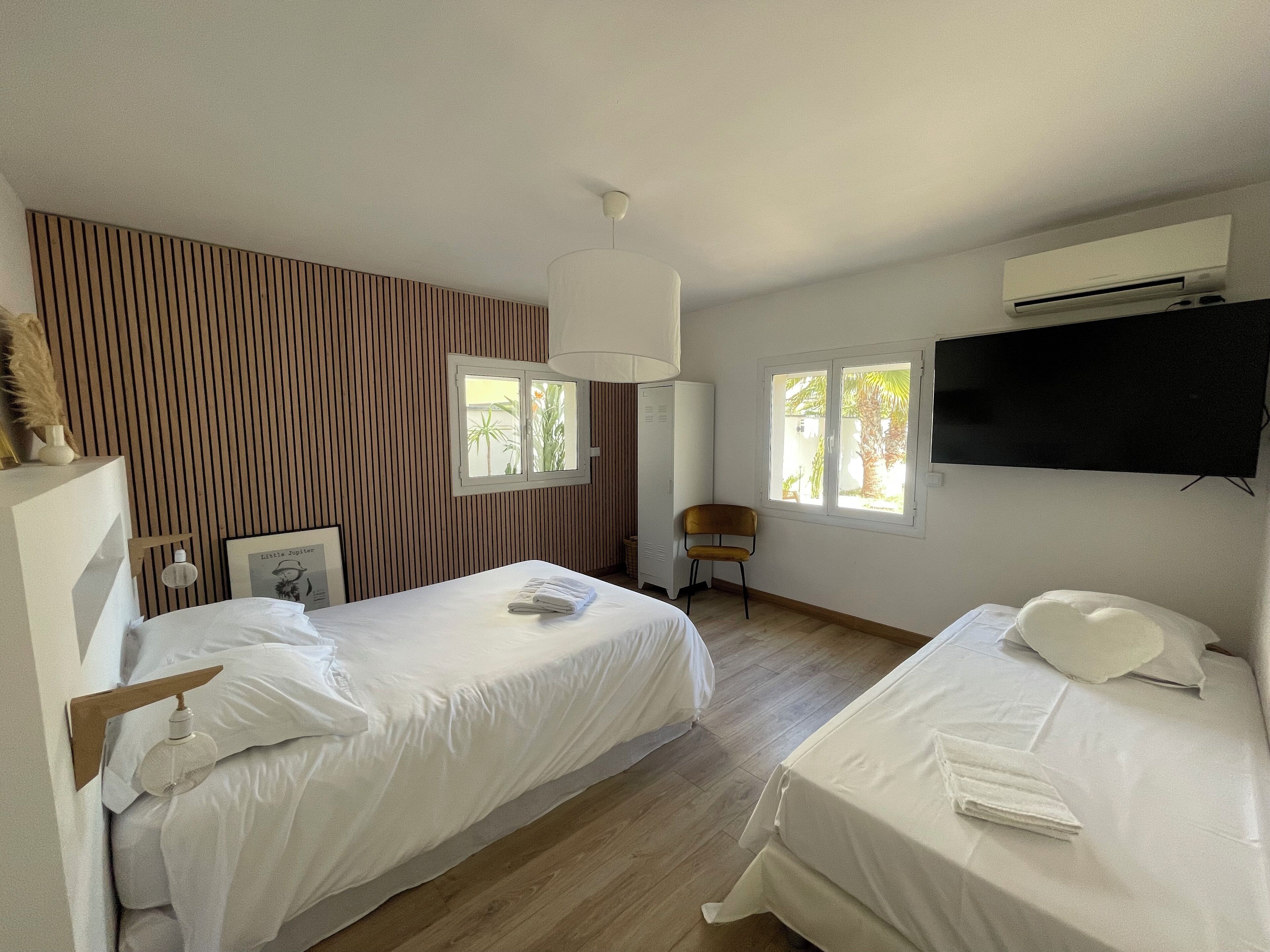 5 bedrooms, iron/ironing board, WiFi